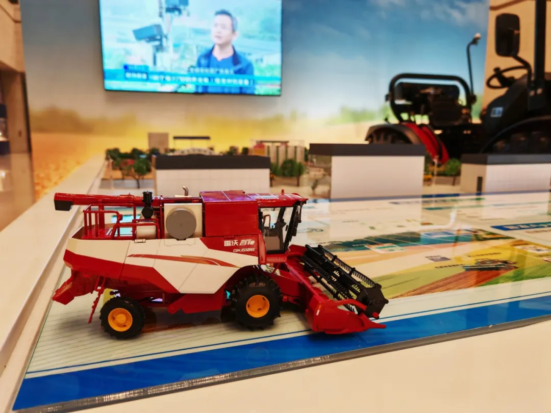 lovol-intelligent-agriculture-showcases-integrated-smart-farming-solutions-at-china-manufacturing-achievement-exhibition-44
